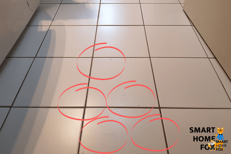 aspirateur robot yeedi mop station saletes sur carrelage